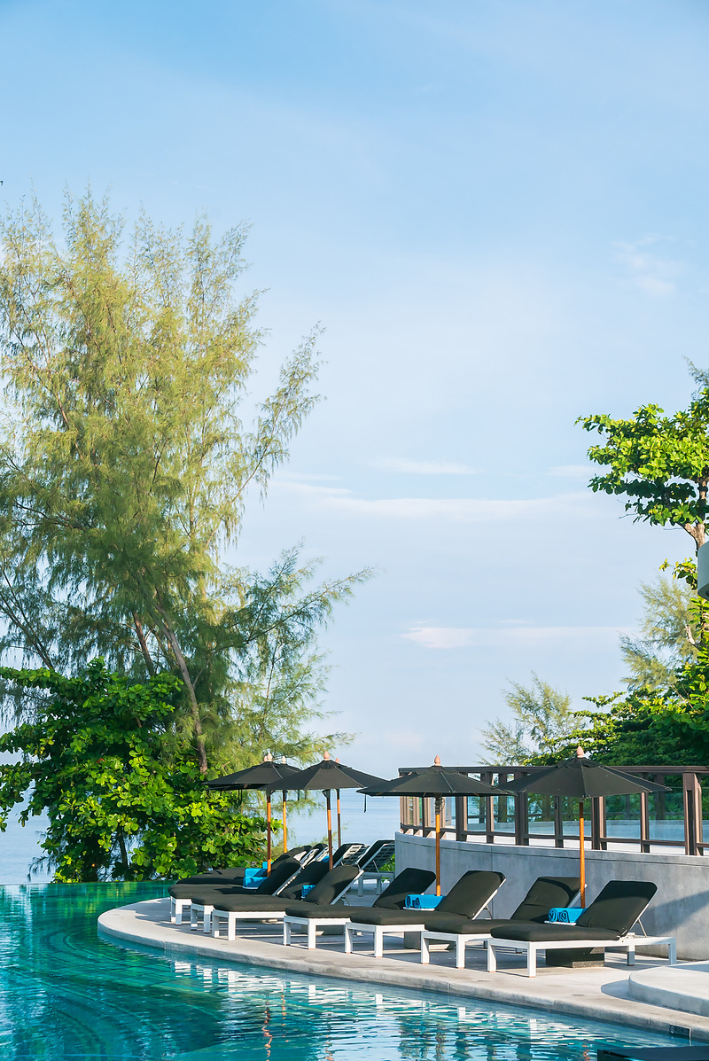 Hotel Bleue Mont Right Side